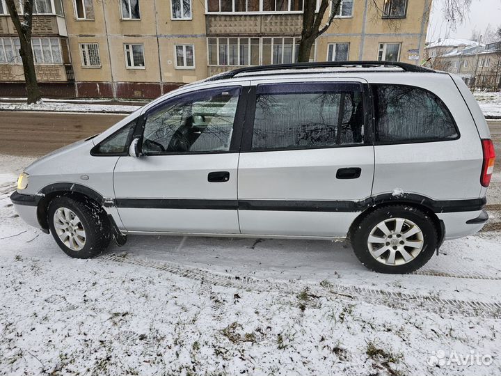 Opel Zafira 1.8 МТ, 2001, 335 000 км