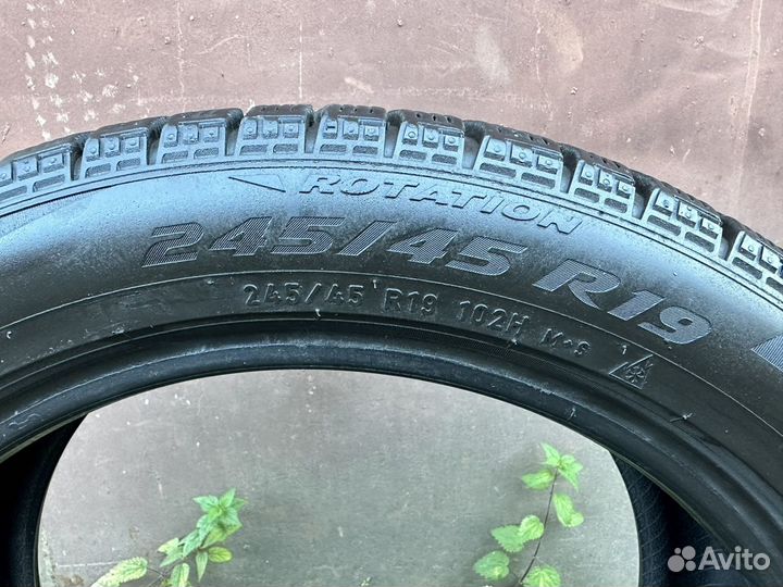 Pirelli Ice Zero 2 245/45 R19 102H