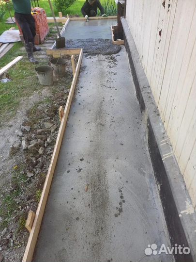 Бригада строителей