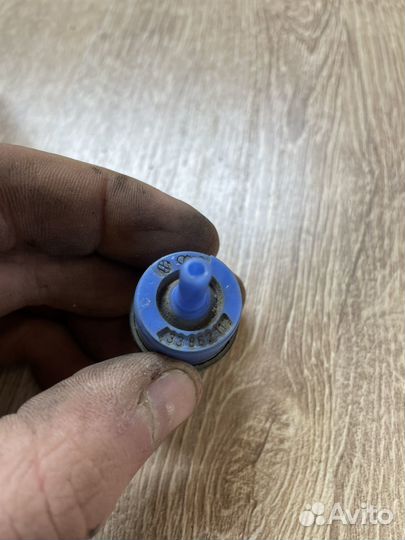 Вакуумный клапан Audi 100 C3 (44)