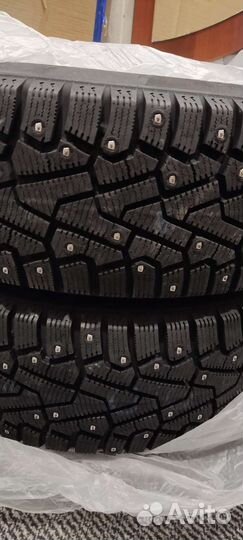 Pirelli Winter Ice Zero 215/65 R16 102T