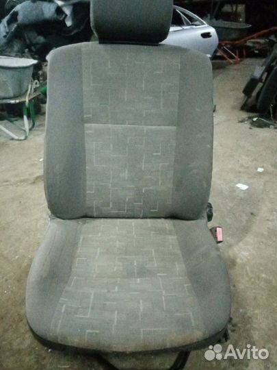 Сиденье переднее правое Renault Logan LS0G/LS12