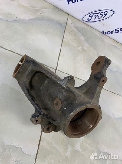 Кулак поворотный передний левый Ford Focus 3 CB8