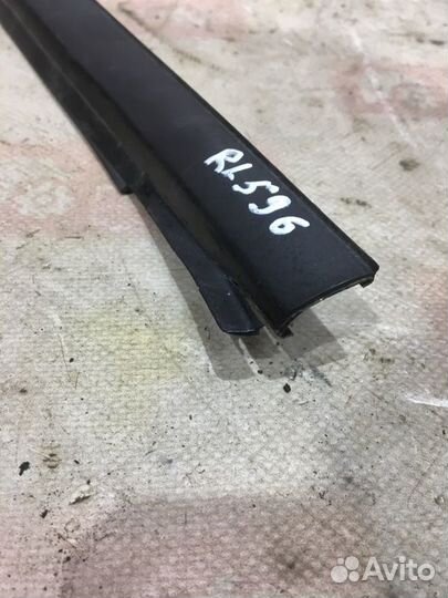 Уплотнитель стекла двери бархотка задний левый Kia