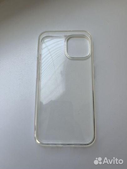 Кейс на iPhone 13