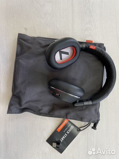 Беспроводные наушники plantronics voyager 8200 uc