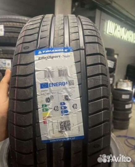 Triangle EffeXSport TH202 275/35 R19 и 245/40 R19 107