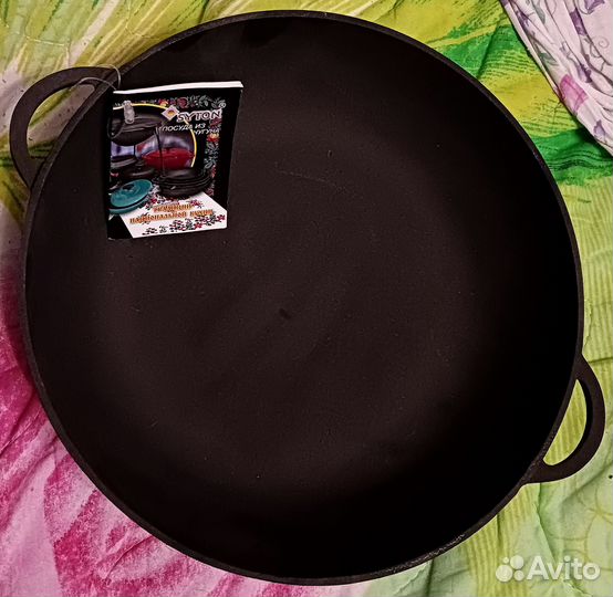 Новая чугунная сковорода