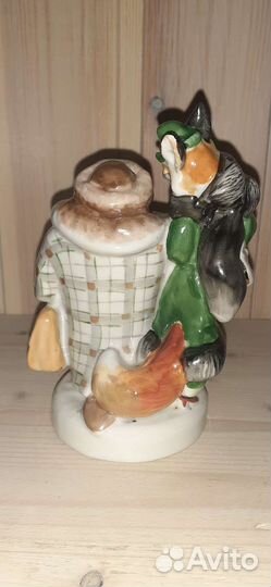 Фарфоровая статуэтка