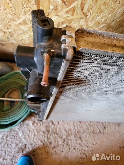 Радиатор Тойота ленд крузер прадо 150 2010 года