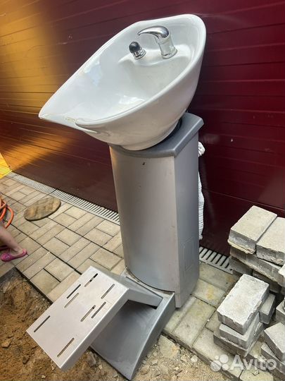 Раковина в парикмахерскую