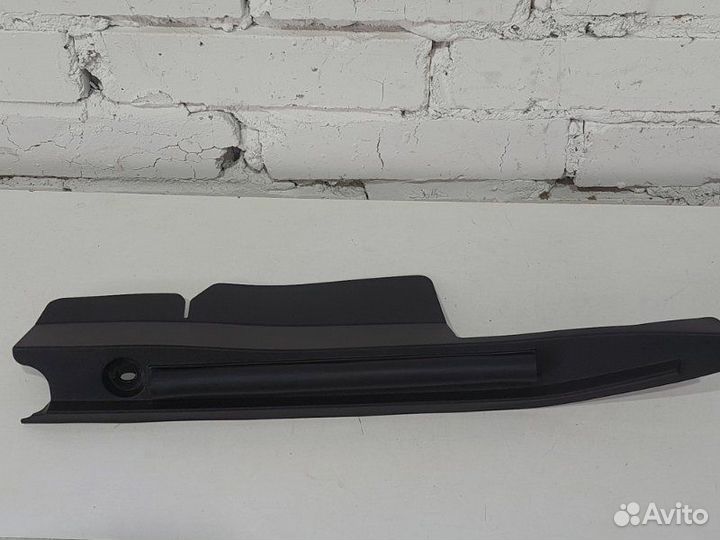 Накладка уплотнительная под капот левая Toyota