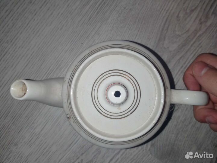 Фарфоровый чайник 8 марта. СССР