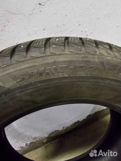 Bridgestone Blizzak Spike-02 275/60 R20 115