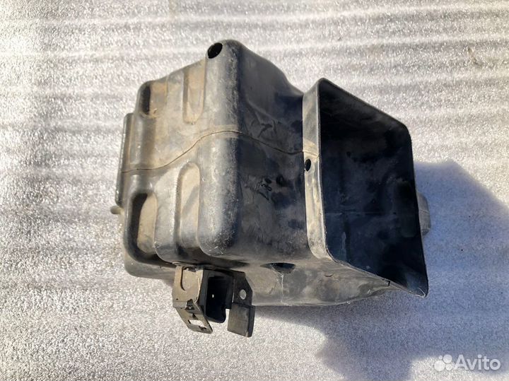 Honda CB 400 короб аккумулятора