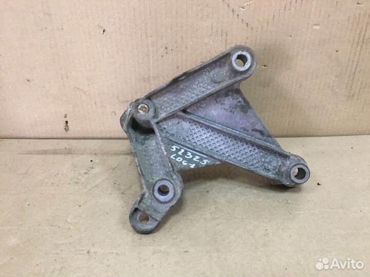 Кронштейн МКПП Renault Logan 1