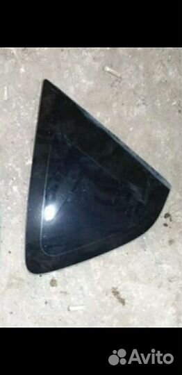 Форточка правая Мазда 3 BK