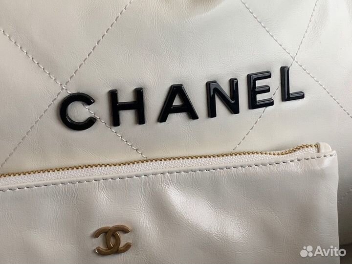 Сумка Chanel 22 Shiny Calfskin Gold White