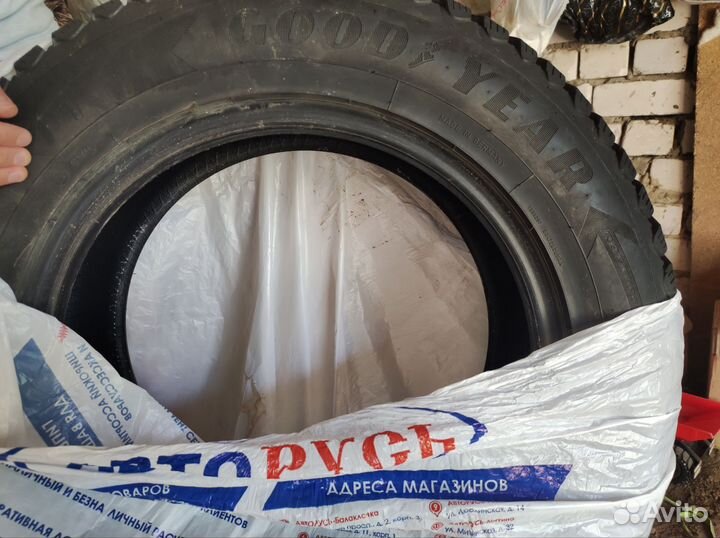 Goodyear Cargo Ultra Grip 225/55 R17