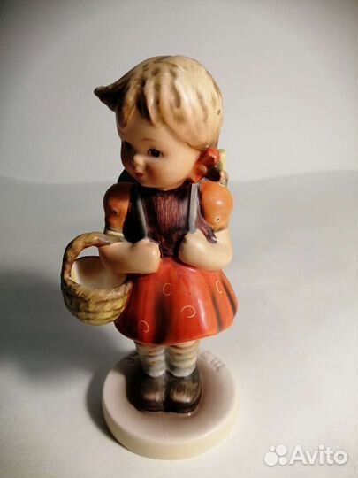 Школьница (Goebel)