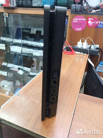 Игровая приставка ps4