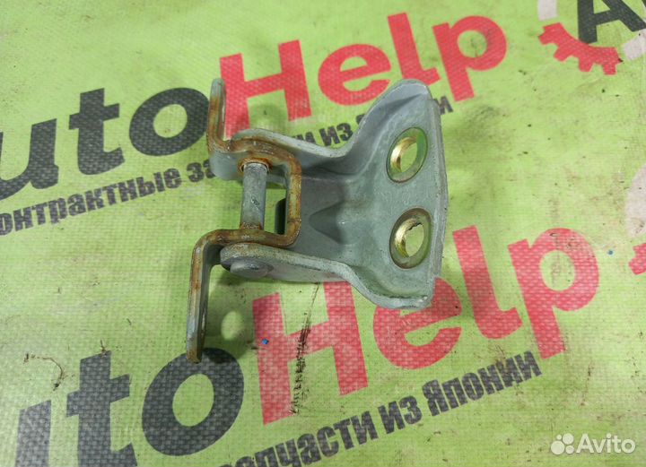 Петля двери nissan cube BNZ11 перед право