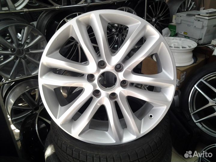 Оригинал. Диск Nissan R20x8, 6x139.7, ET35