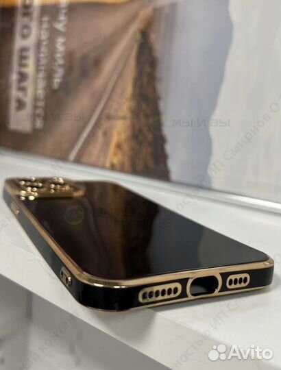 Чехол на iPhone 13 pro новый