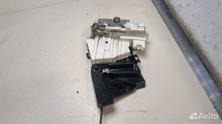 Замок двери правый передний Mercedes ML W164