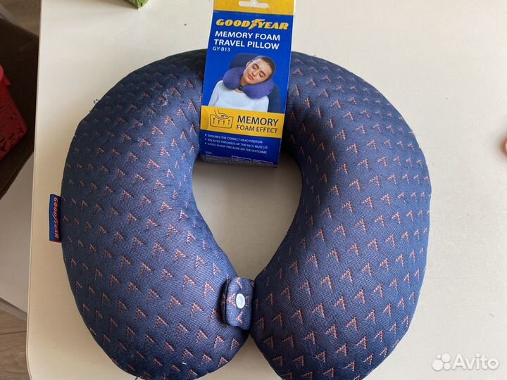 Подушки для путешествий разные