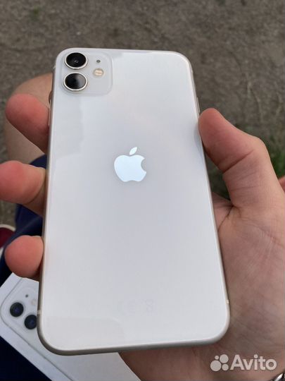 iPhone 11, 64 ГБ