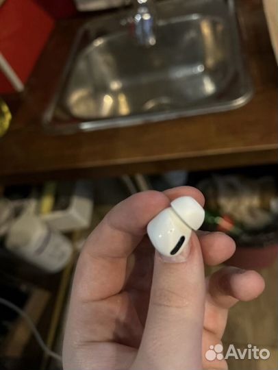 Левый наушник airpods pro 1