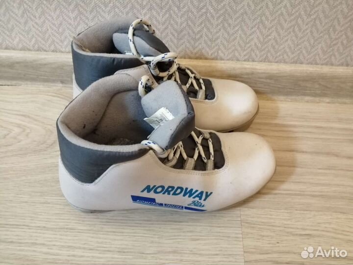 Лыжные ботинки