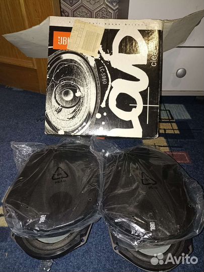 Колонка jbl на Авто