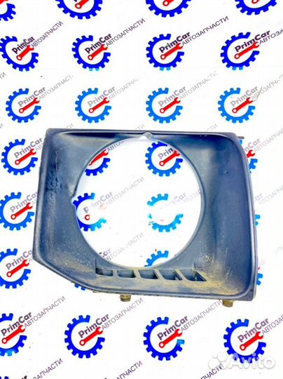 Ободок фары правый Mitsubishi Pajero V21C 4D56