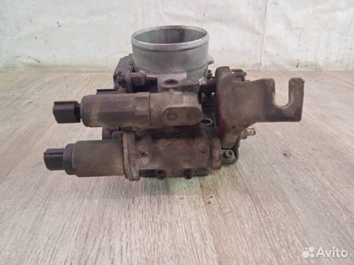 Дроссельная заслонка Nissan Almera N15 2000