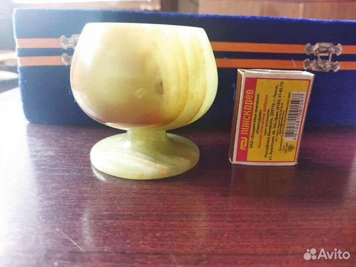 Коньячный набор. Рюмки из мраморного оникса