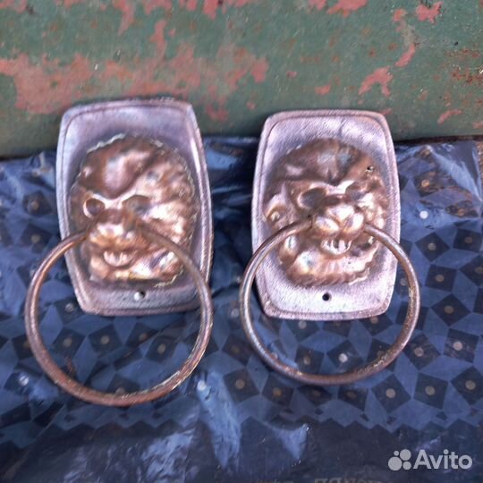 Дверные ручки