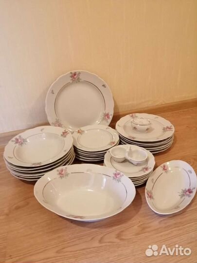 Сервиз фарфоровый столовый. СССР