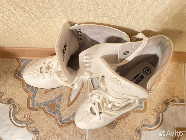 Коньки женские 41размер