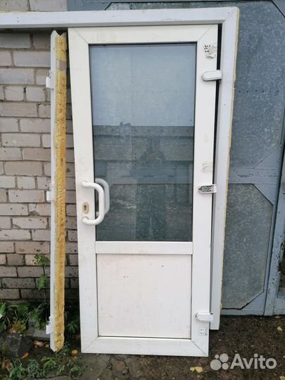 Двери пластиковые бу
