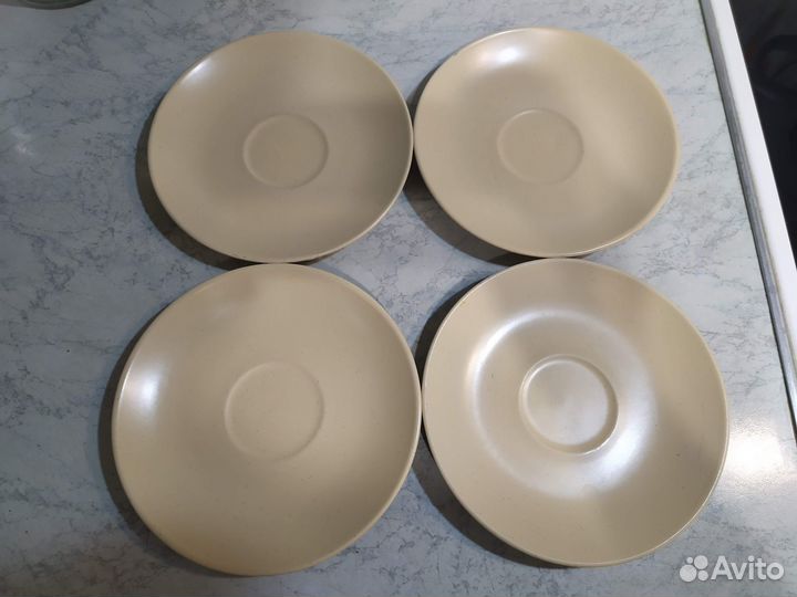 Набор чашек с блюдцами на подвесе