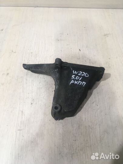 Кронштейн двигателя левый Мерседес w220 5.0