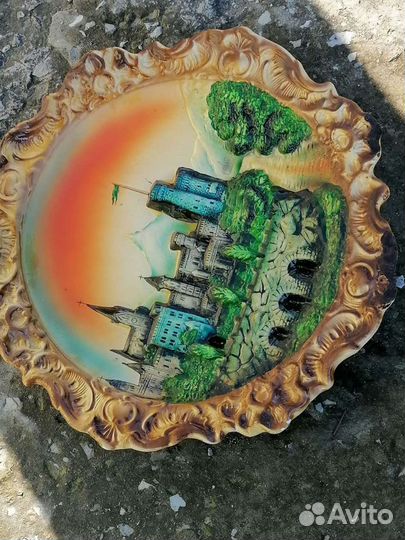 Настенная тарелка