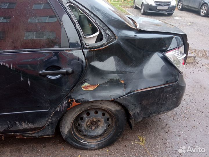 LADA Granta 1.6 МТ, 2012, битый, 150 000 