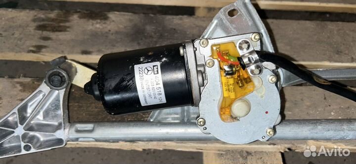 Трапеция стеклоочистителя Mercedes-Benz C-Класс