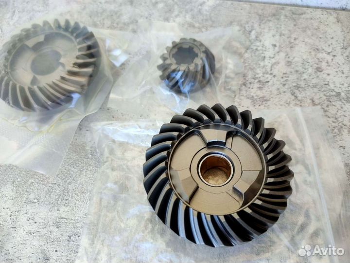 Шестерни редуктора на лодочный Yamaha 25-30
