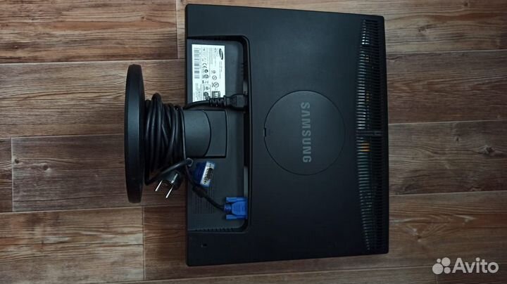 Монитор Samsung