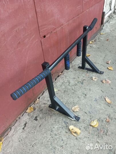 Турник настенный