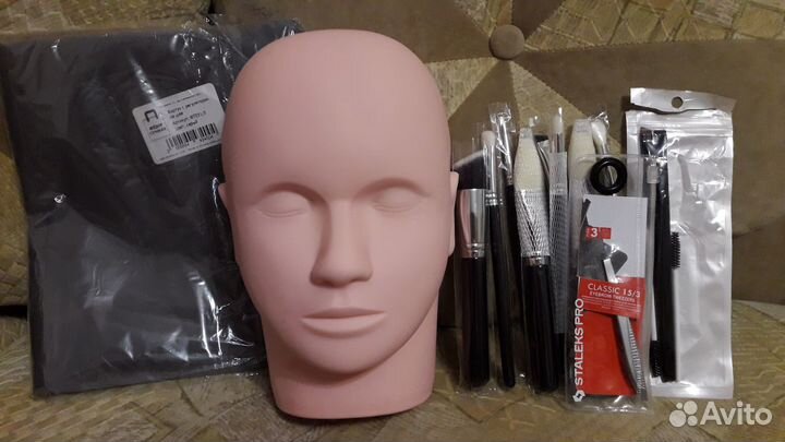 Голова манекен для макияжа, фартук, кисти